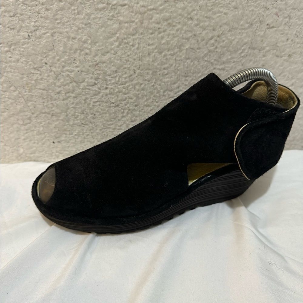 Fly London Yala Perf Suede Open Toe Wedge Sandals 39